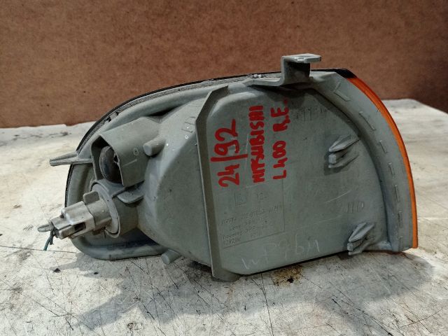 bontott MITSUBISHI L 400 Jobb első Irányjelző