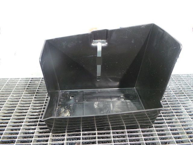 bontott MITSUBISHI L200 Akkumulátor Tartó