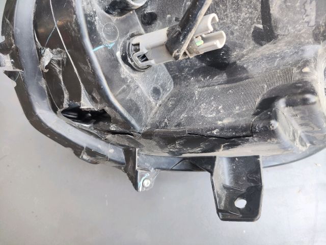 bontott MITSUBISHI L200 Alváz/nyitott (MQ) Bal Fényszóró