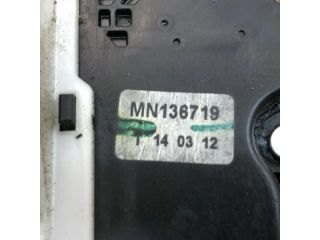 bontott MITSUBISHI L200 Bal hátsó Ajtózár