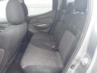 bontott MITSUBISHI L200 Bal hátsó Kapaszkodó (Felső)