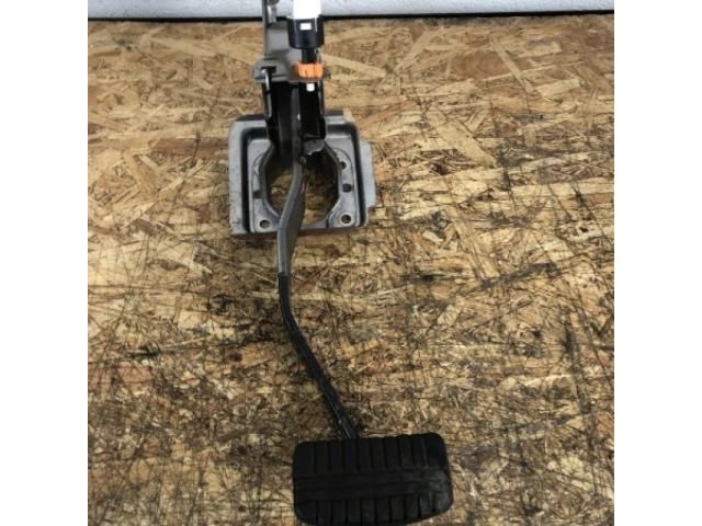 bontott MITSUBISHI L200 Fékpedál