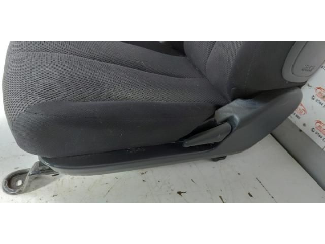 bontott MITSUBISHI L200 Jobb első Ülés