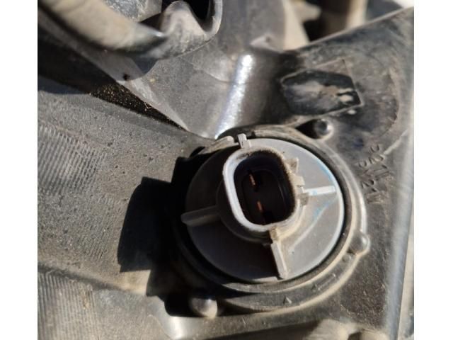 bontott MITSUBISHI L200 Jobb Fényszóró