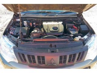 bontott MITSUBISHI L200 Jobb Küszöb