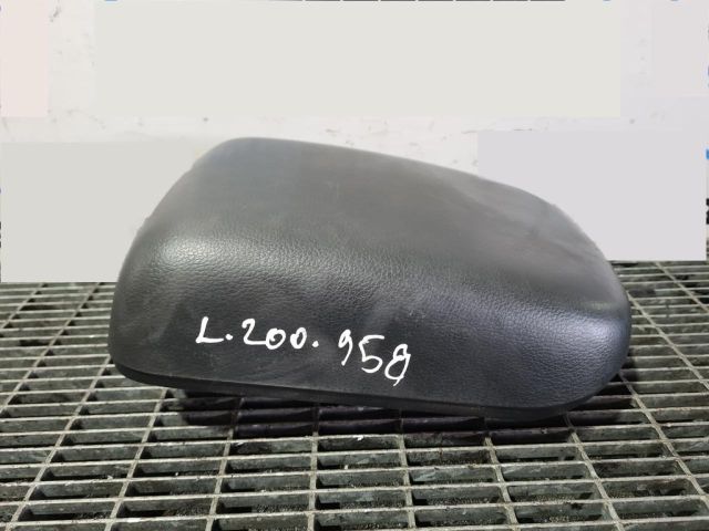 bontott MITSUBISHI L200 Könyöklő