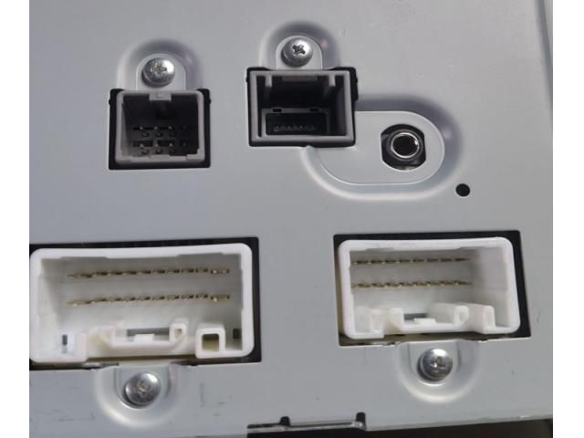 bontott MITSUBISHI L200 Rádió / CD