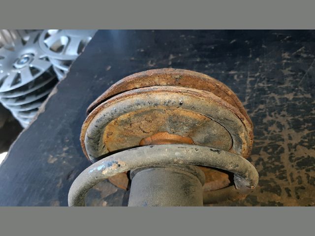 bontott MITSUBISHI LANCER Bal első Gólyaláb (Lengécsillapító, Rugó)