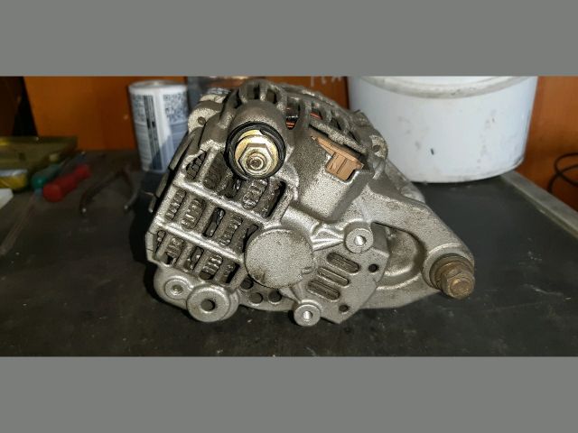 bontott MITSUBISHI LANCER Generátor