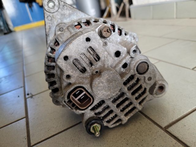 bontott MITSUBISHI LANCER Generátor