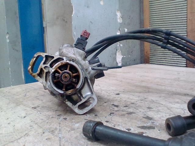 bontott MITSUBISHI LANCER Gyújtáselosztó és Gyertya Kábel