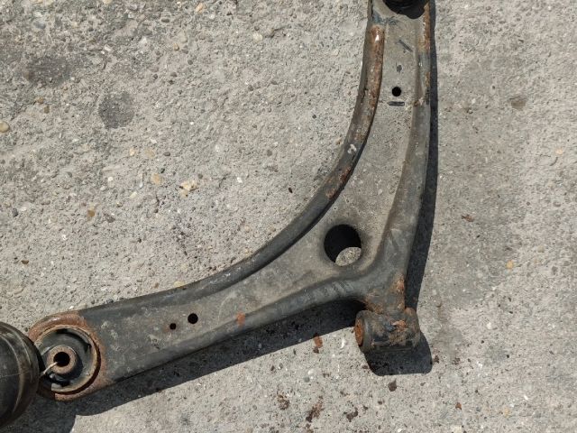 bontott MITSUBISHI LANCER Bal első Lengőkar