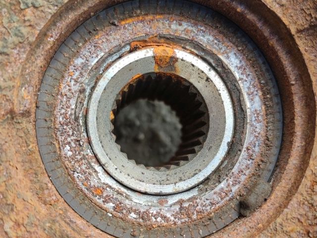 bontott MITSUBISHI LANCER Jobb első Csonkállvány Kerékaggyal