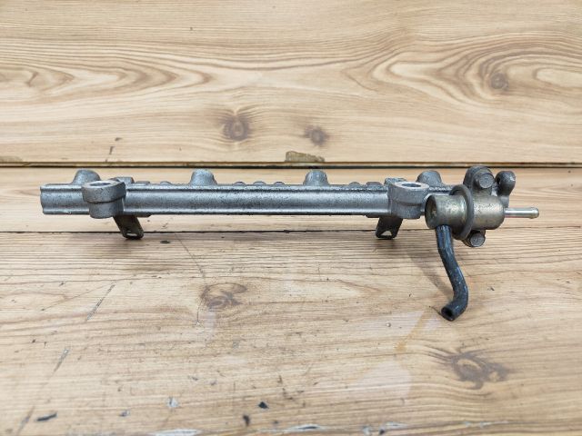 bontott MITSUBISHI LANCER Porlasztó Sor / Híd