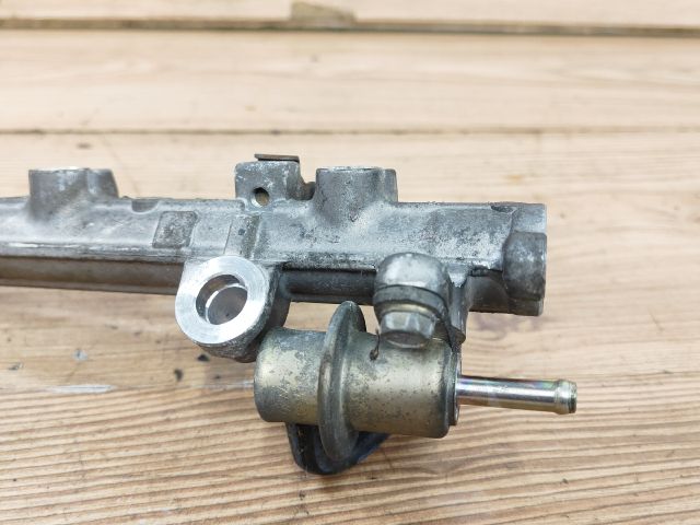 bontott MITSUBISHI LANCER Porlasztó Sor / Híd