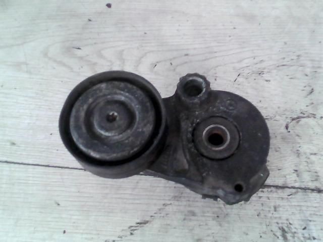 bontott MITSUBISHI LANCER Szíjfeszítő Görgő