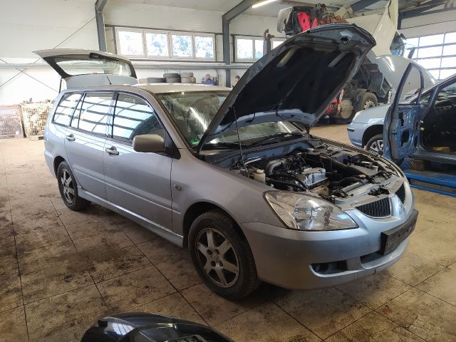 bontott MITSUBISHI LANCER Üzemanyag Szivattyú