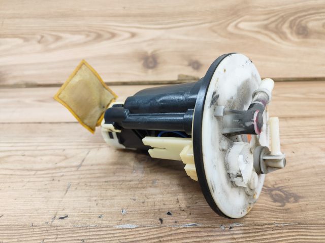 bontott MITSUBISHI LANCER Üzemanyag Szivattyú