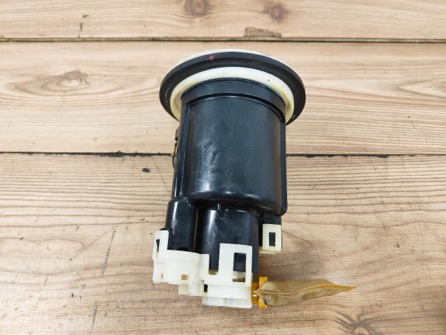 bontott MITSUBISHI LANCER Üzemanyag Szivattyú