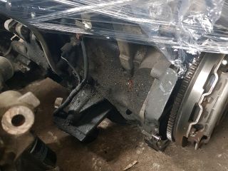 bontott MITSUBISHI LANCER Motor (Fűzött blokk hengerfejjel)