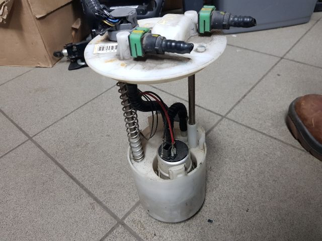 bontott MITSUBISHI LANCER Üzemanyag Szivattyú