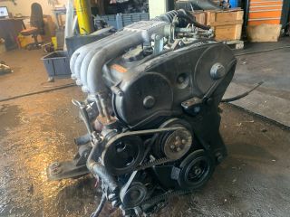 bontott MITSUBISHI LANCER Motor (Fűzött blokk hengerfejjel)