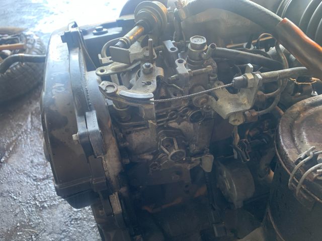 bontott MITSUBISHI LANCER Motor (Fűzött blokk hengerfejjel)