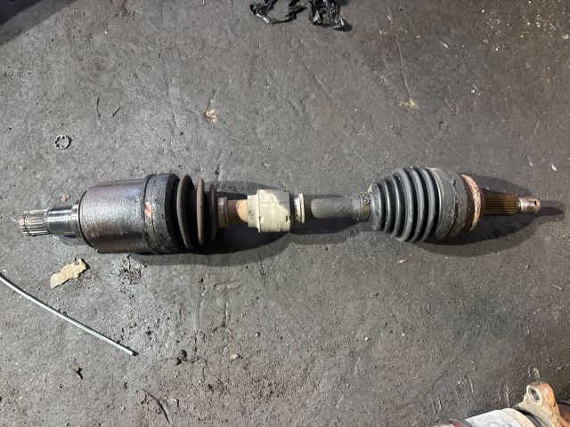 bontott MITSUBISHI LANCER Bal Féltengely