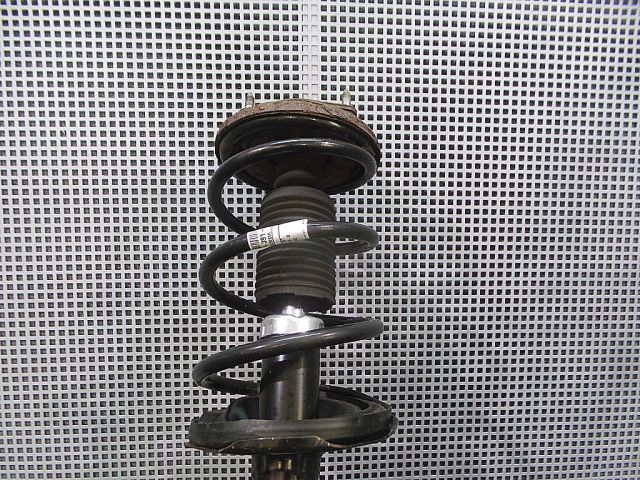 bontott MITSUBISHI LANCER Első Rugó