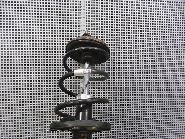 bontott MITSUBISHI LANCER Első Rugó