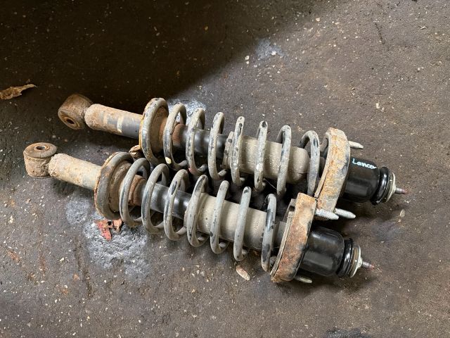 bontott MITSUBISHI LANCER Hátsó Rugó Pár