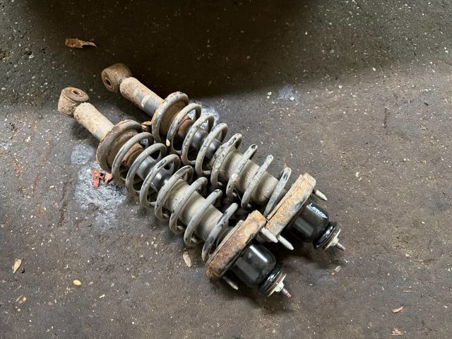 bontott MITSUBISHI LANCER Hátsó Rugó Pár