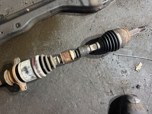 bontott MITSUBISHI LANCER Jobb Féltengely