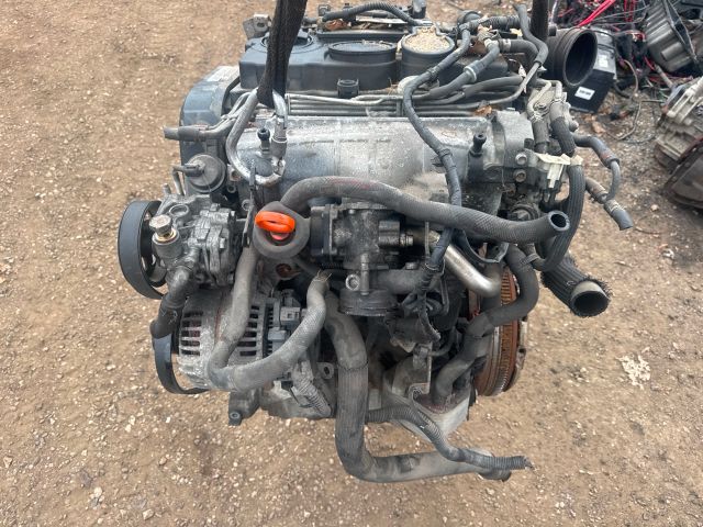 bontott MITSUBISHI LANCER Komplett Motor (Segédberendezésekkel)