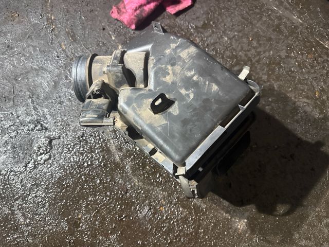 bontott MITSUBISHI LANCER Légszűrő Ház