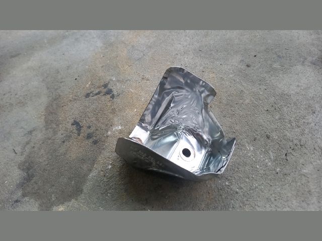 bontott MITSUBISHI LANCER Leömlő Hővédő Lemez