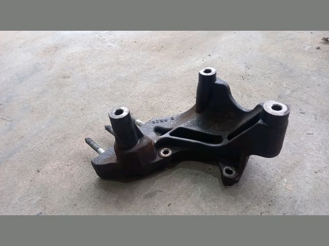 bontott MITSUBISHI LANCER Motor Tartó Bak Jobb