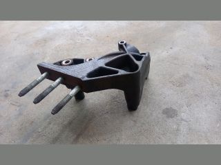 bontott MITSUBISHI LANCER Motor Tartó Bak Jobb