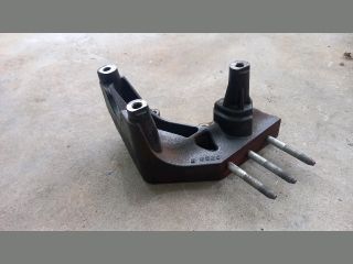 bontott MITSUBISHI LANCER Motor Tartó Bak Jobb