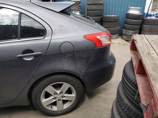 bontott MITSUBISHI LANCER Tankbetöltő Cső (Fém)