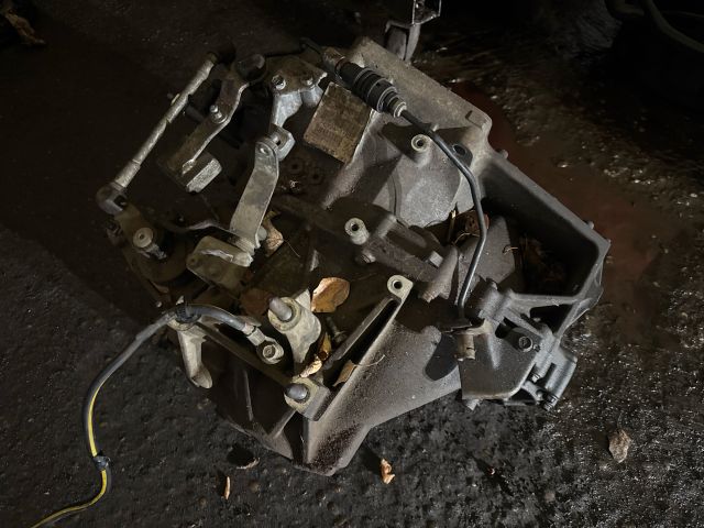 bontott MITSUBISHI LANCER Váltó (Mechanikus)