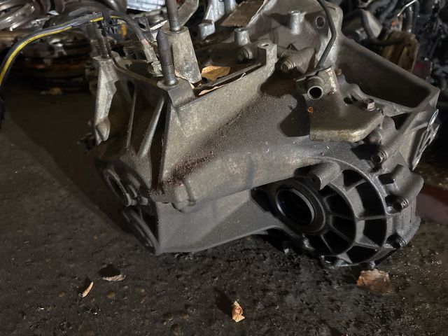 bontott MITSUBISHI LANCER Váltó (Mechanikus)