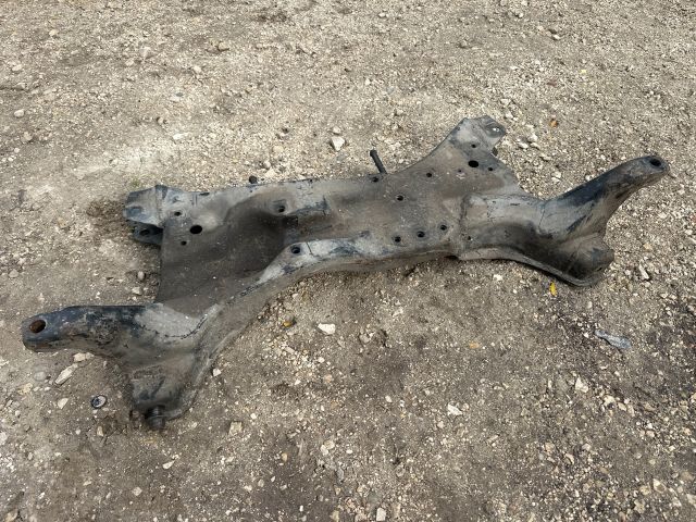 bontott MITSUBISHI LANCER Első Bölcső