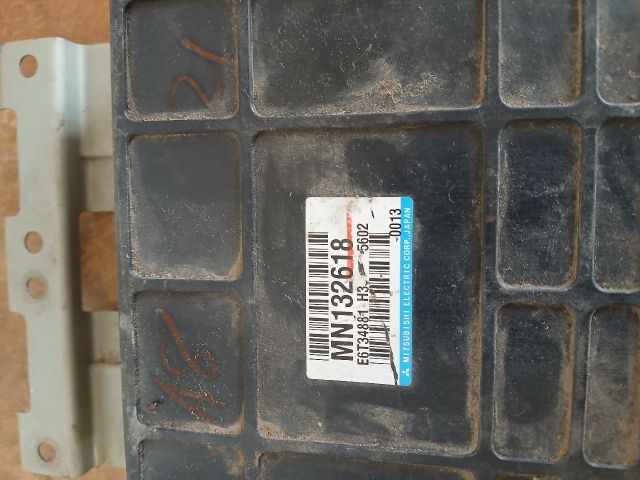 bontott MITSUBISHI LANCER Motorvezérlő