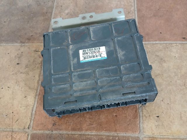 bontott MITSUBISHI LANCER Motorvezérlő