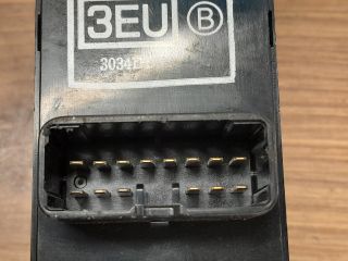 bontott MITSUBISHI LANCER Ablakemelő Kapcsoló Négyes / Kettes