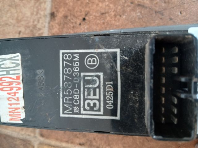 bontott MITSUBISHI LANCER Ablakemelő Kapcsoló Négyes / Kettes