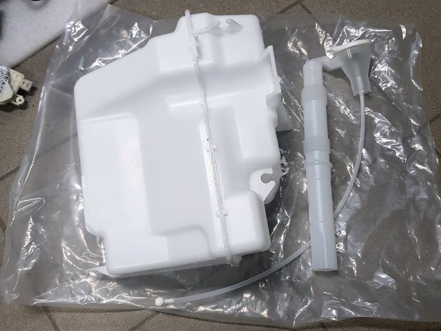 bontott MITSUBISHI LANCER Ablakmosó Tartály