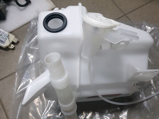 bontott MITSUBISHI LANCER Ablakmosó Tartály