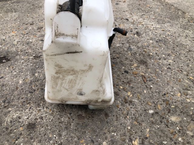 bontott MITSUBISHI LANCER Ablakmosó Tartály